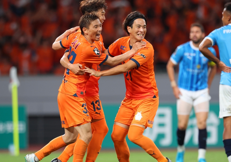 先制されながらも追いついた清水（写真◎J.LEAGUE）