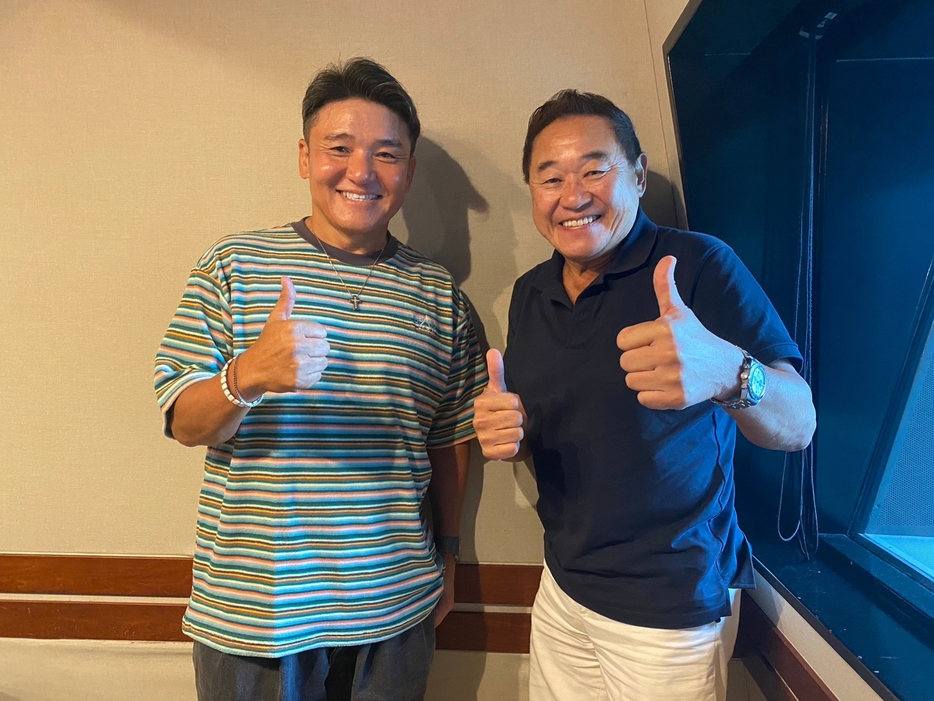 松木安太郎さん（右）とパーソナリティの丸山茂樹