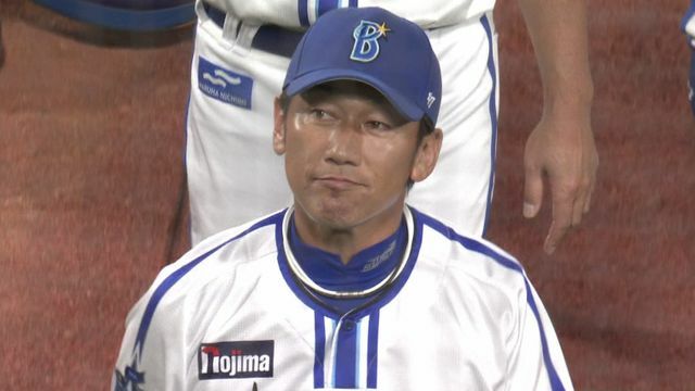 試合に勝利しほほえむ、DeNA・三浦大輔監督