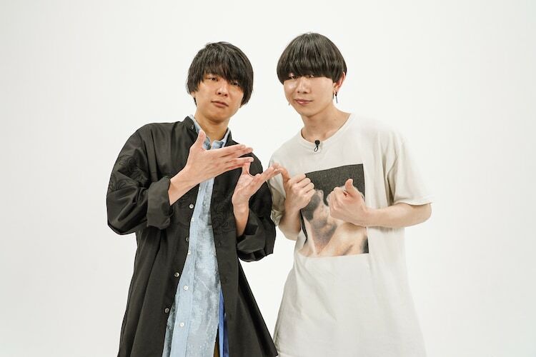 左から斎藤宏介（UNISON SQUARE GARDEN、XIIX）、くぅ（NEE）。