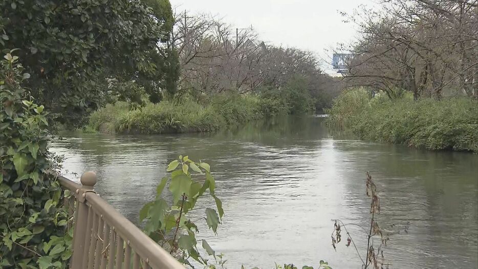 男性が遺体で見つかった合瀬川 愛知県大口町