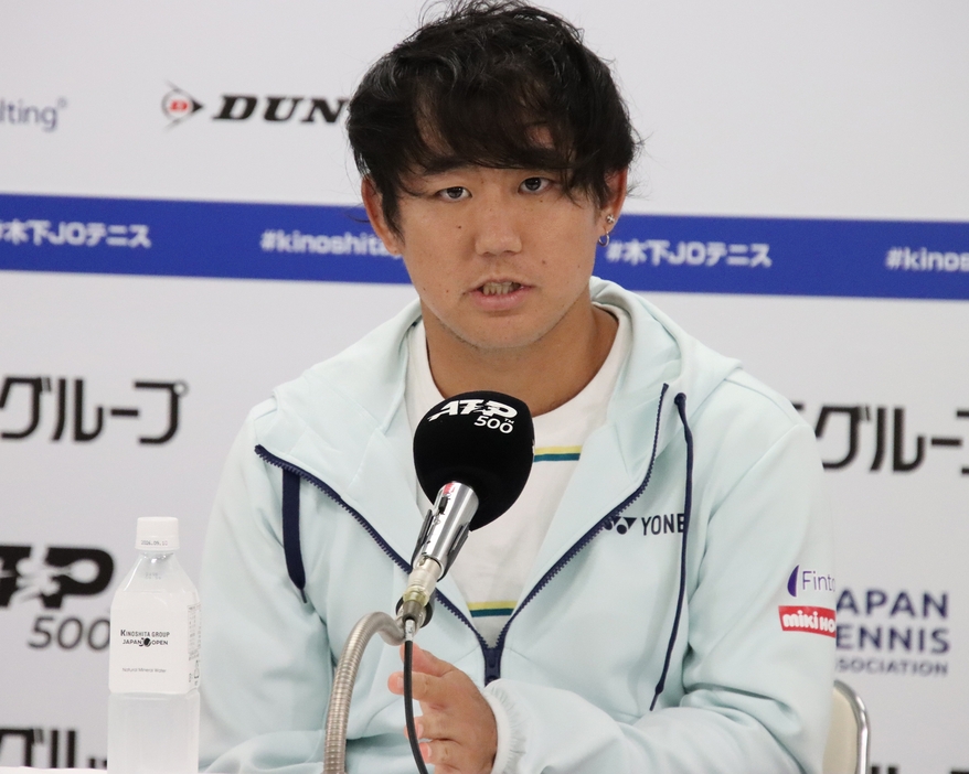 会見に臨んだ西岡良仁[画像/tennis365.net]