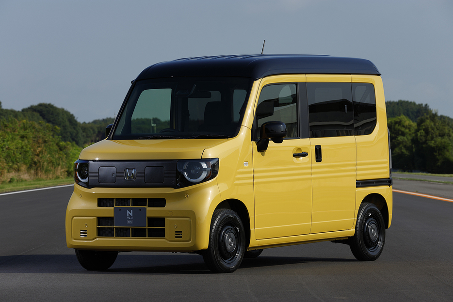 ホンダの商用電気自動車として登場したN-VAN e:には、さまざまなグレードが用意されている。商用とは言いながらも、趣味のクルマなどとして、普段使い可能なモデルもあるのが特徴だ。