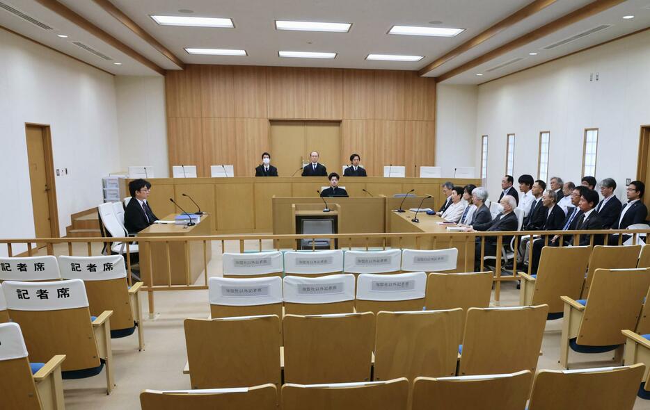 袴田巌さんの再審判決公判が開かれた静岡地裁の法廷。奥中央は国井恒志裁判長＝26日午後（代表撮影）