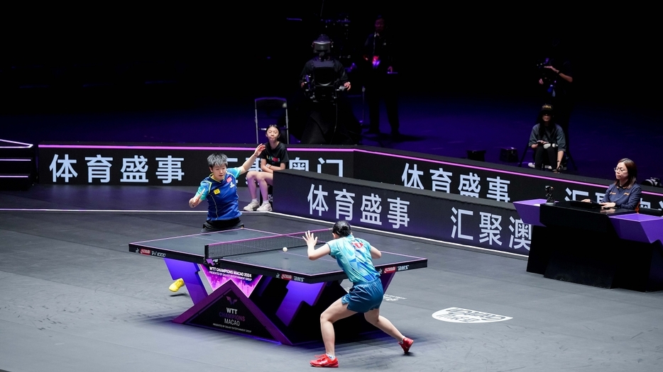 孫穎莎選手（左）と張本美和選手による熱戦となった準決勝＝2024年9月14日（写真：マカオ政府体育局）