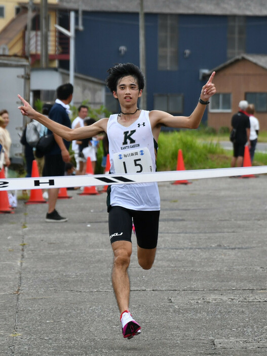 ハーフ男子優勝の白川選手＝同