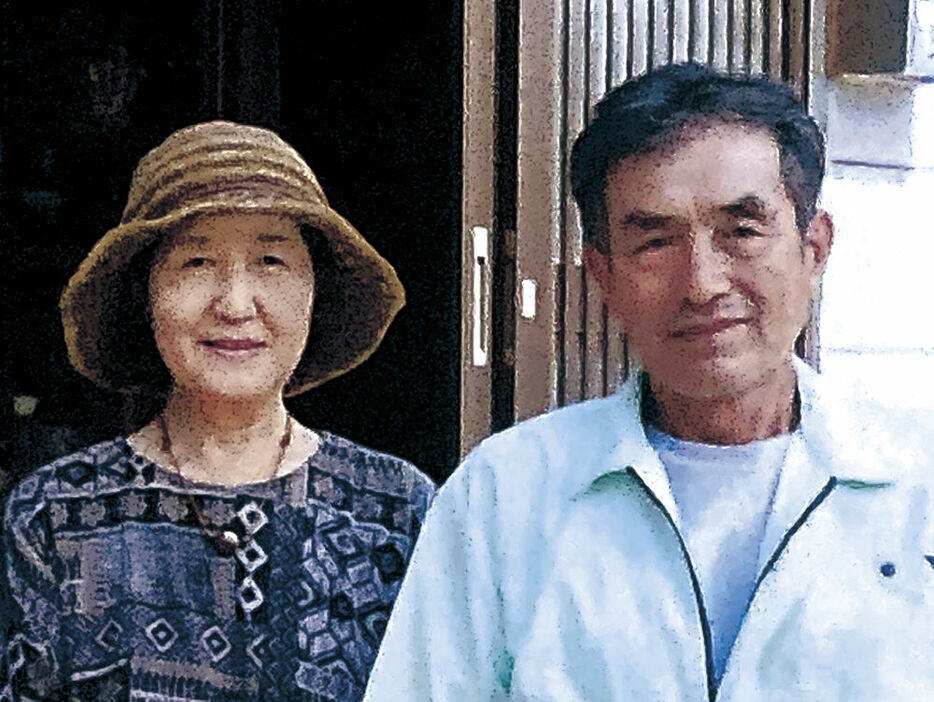 田中松櫻さん（右）と妻の伊紗保さん（伊紗保さん提供）