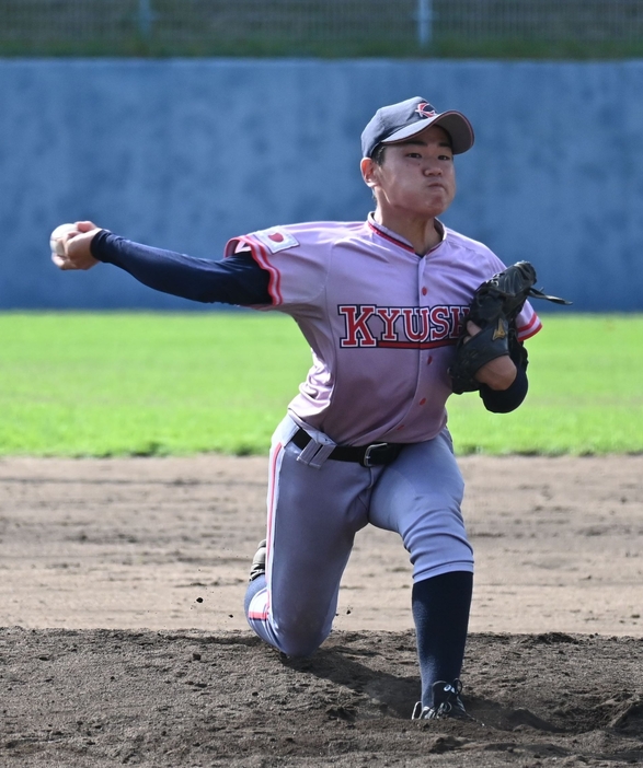 6回⅓を投げ2失点の好救援で初勝利をあげた九州大の津野