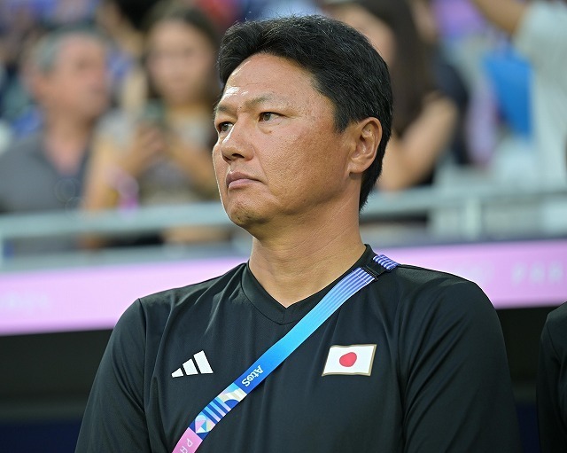 U-23代表を率いてパリ五輪に臨んだ大岩監督。選手に寄り添うスタンスで成長を促した。写真：金子拓弥（サッカーダイジェスト写真部）