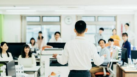 成功する企業と、宗教のあいだに共通点は多い（写真：takeuchi masato／PIXTA）