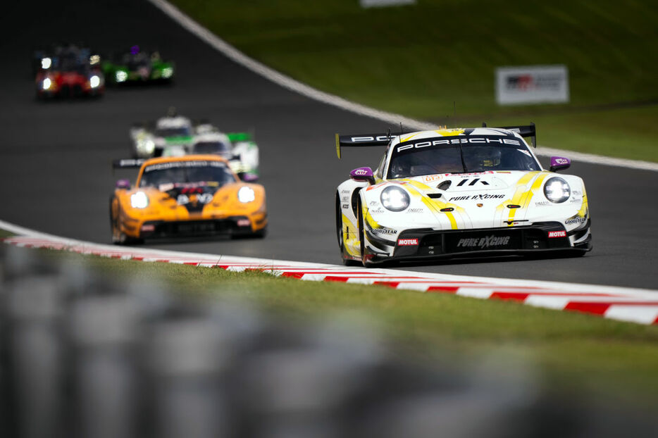 予選14番手から決勝をスタートし、クラス2位でフィニッシュした92号車ポルシェ911 GT3 R LMGT3（マンタイ・ピュアレクシング）　2024年WEC第7戦富士