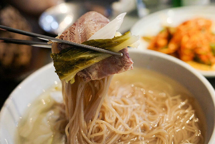 かなりの薄味なのに、なぜかクセになる平壌冷麺