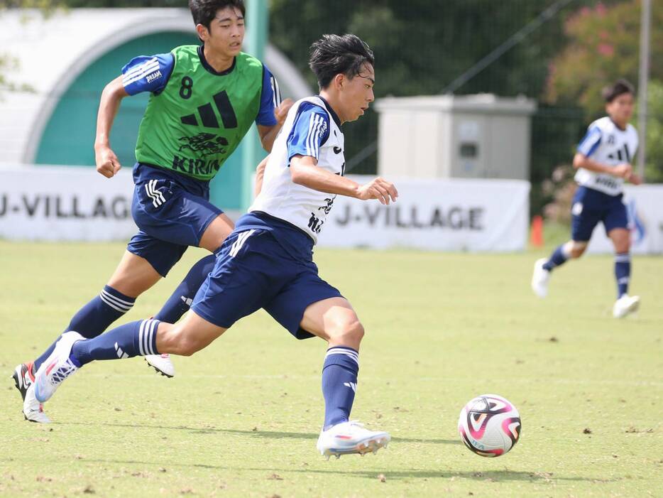 U-15日本代表候補MF松永翔(横浜FMジュニアユース)が抜群のスピードで前へ(Taro YOSHIDA)