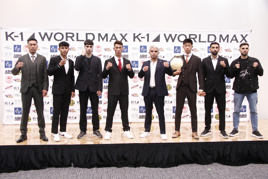 8名によってワンデーでK-1 WORLD GPスーパー・ライト級王座が争われる