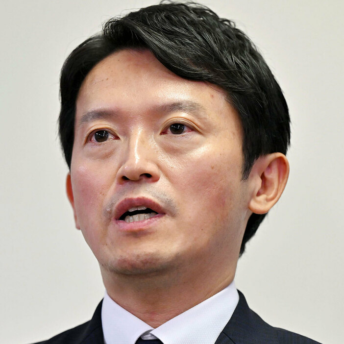 新たなアンケート結果からさらに疑惑が持ち上がる斎藤元彦知事（写真・時事通信）