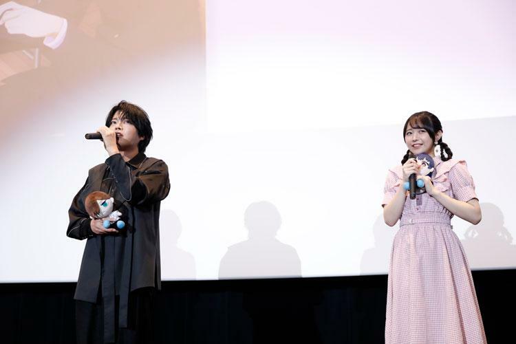 「僕の心のヤバイやつ」のイベント「ファン感謝企画！！ TVアニメ『僕の心のヤバイやつ』振り返り上映会～僕らはふたたび集まった～」に登場した堀江瞬さん（左）と羊宮妃那さん