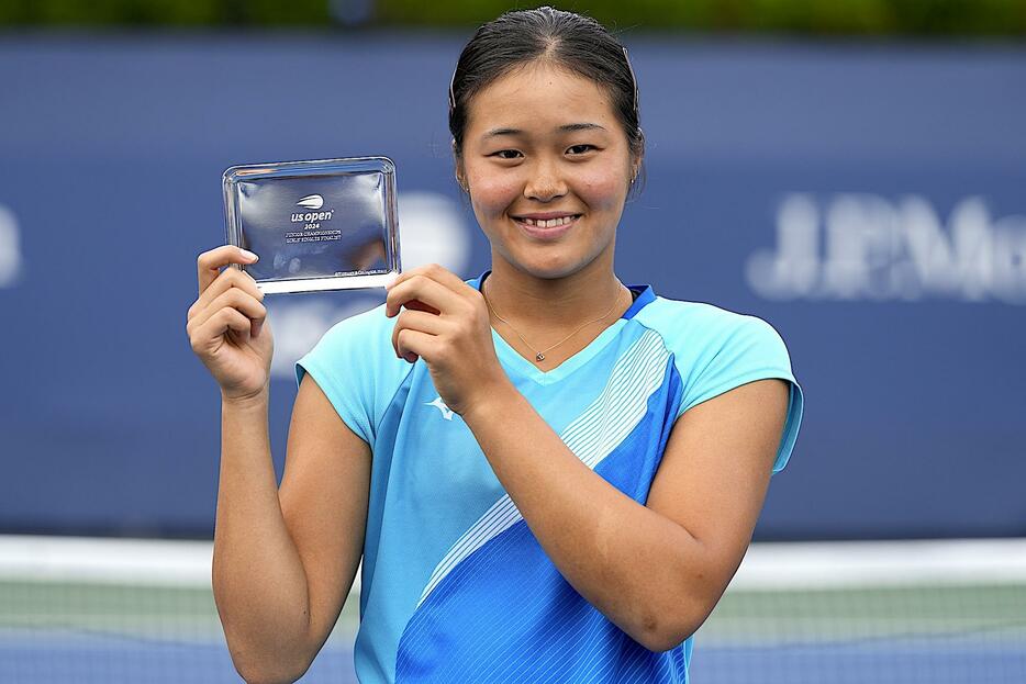 全米オープンのジュニア女子シングルスで準優勝の快挙を成し遂げた16歳の園部八奏（写真＝AP/アフロ）