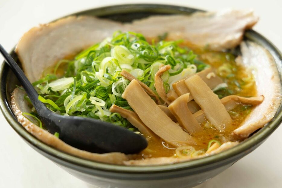 とろとろチャーシューがてんこ盛りな「特製みそラーメン」