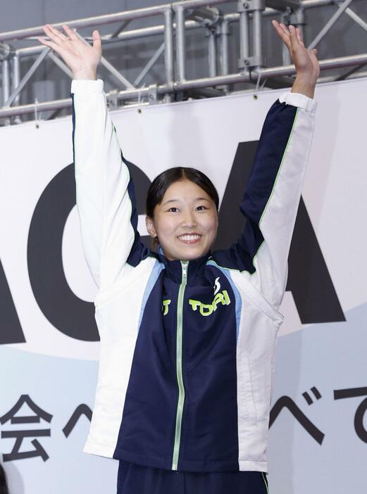 成年女子板飛び込みで優勝した鳥取・三上紗也可＝SAGAサンライズパーク水泳場