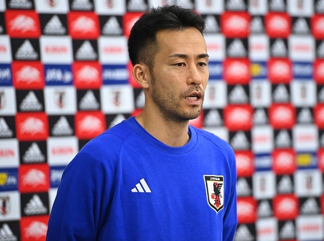 日本代表MFについて語った吉田。写真：金子拓弥（サッカーダイジェスト写真部）