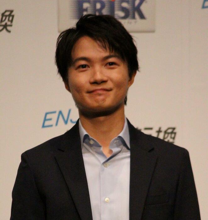 　新ＣＭ発表会に登場した神木隆之介