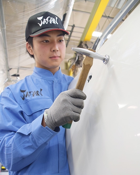 車に触れることはうれしい…と小石選手