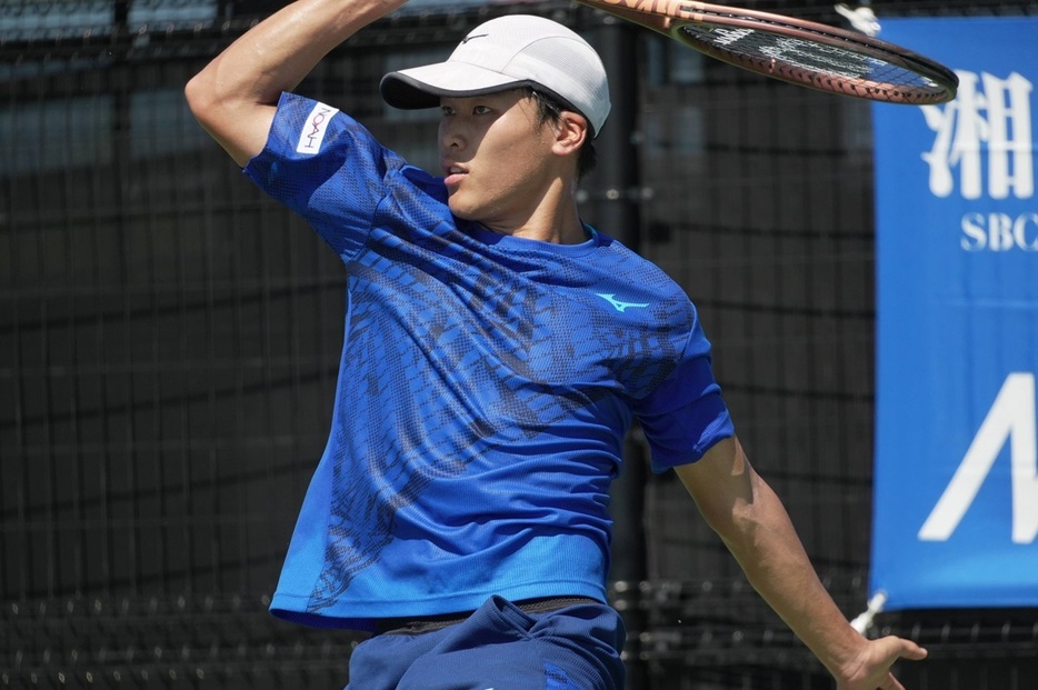 「ITF男子ワールドテニスツアーM25 SBC DREAM TENNIS国際大会」（群馬・清水善造メモリアルテニスコート）で男子シングルス2回戦に進出した松田龍樹（ノア・インドアステージ）（©SBC DREAM Tennis 事務局）