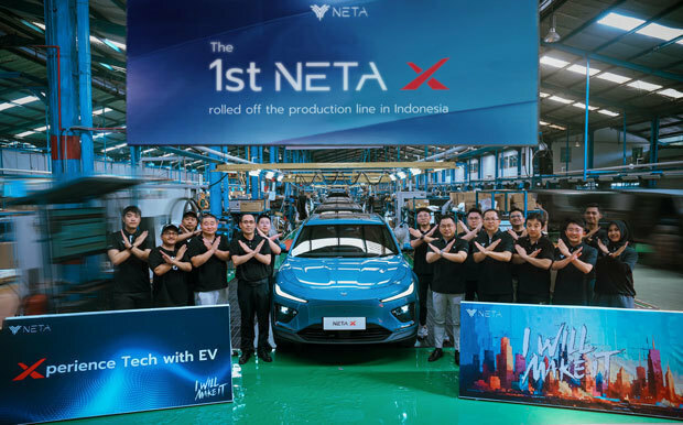 ＮＥＴＡオート・インドネシアはＥＶ「ＮＥＴＡ Ｘ」のラインオフ式典を、地場ハンダル・インドネシア・モーターの工場で実施した（ＮＥＴＡオート・インドネシア提供）