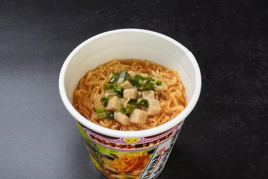 日清食品 チキンラーメンビッグカップ ごま油香る ねぎ塩チキン味