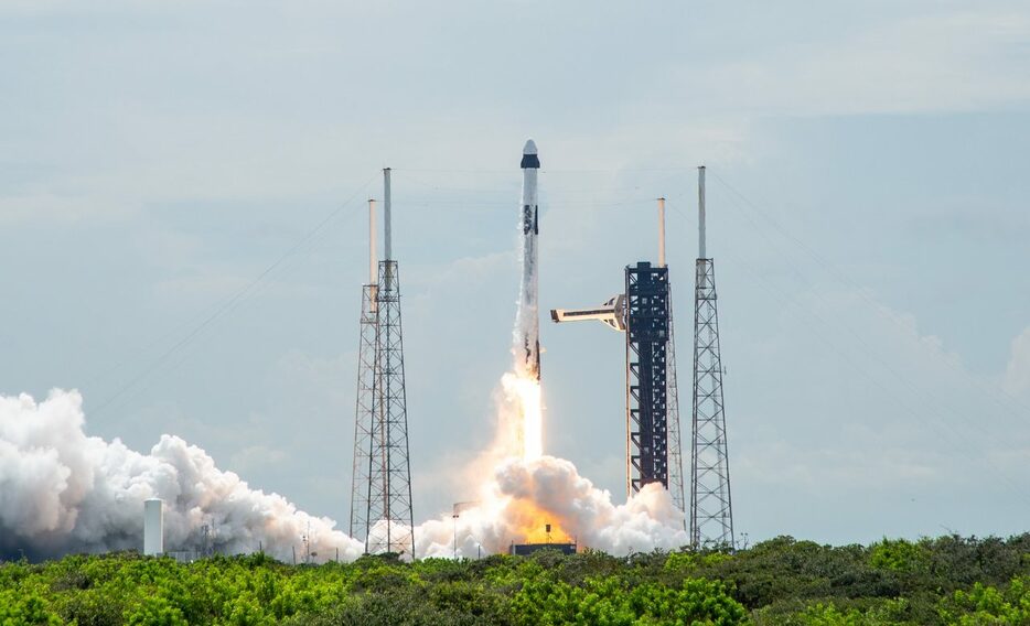 Crew-9ミッションのクルードラゴン宇宙船を搭載したファルコン9ロケットの打ち上げ（Credit: NASA/Keegan Barber）