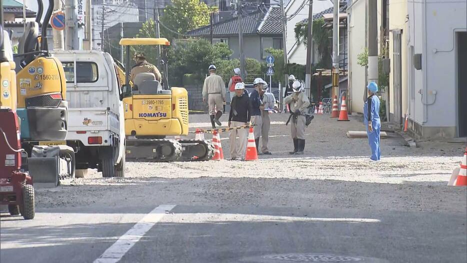 道路陥没 住民の避難続く　斉藤大臣が視察　広島市西区