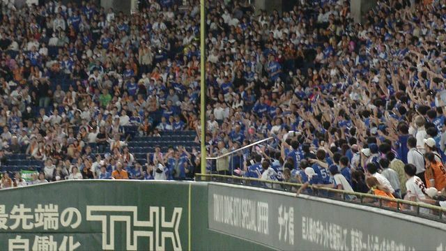 中日の細川成也選手の打球はわずかにファール(画像:日テレジータス)