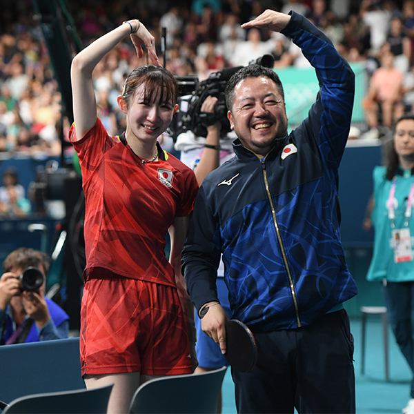 今年8月のパリオリンピックまでおよそ10年間、石田コーチと二人三脚で歩んできた早田（photo：ITTF／温田哲亮）