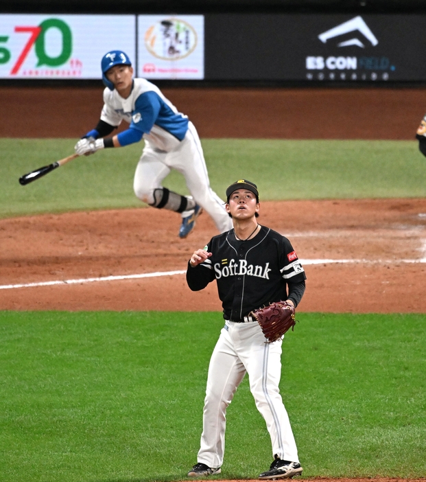 9回1死、日本ハム・水野に同点ソロを浴びた岩井（撮影・柿森英典）