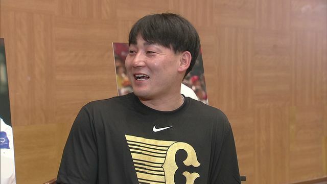 優勝後インタビューに答えた巨人・丸佳浩選手