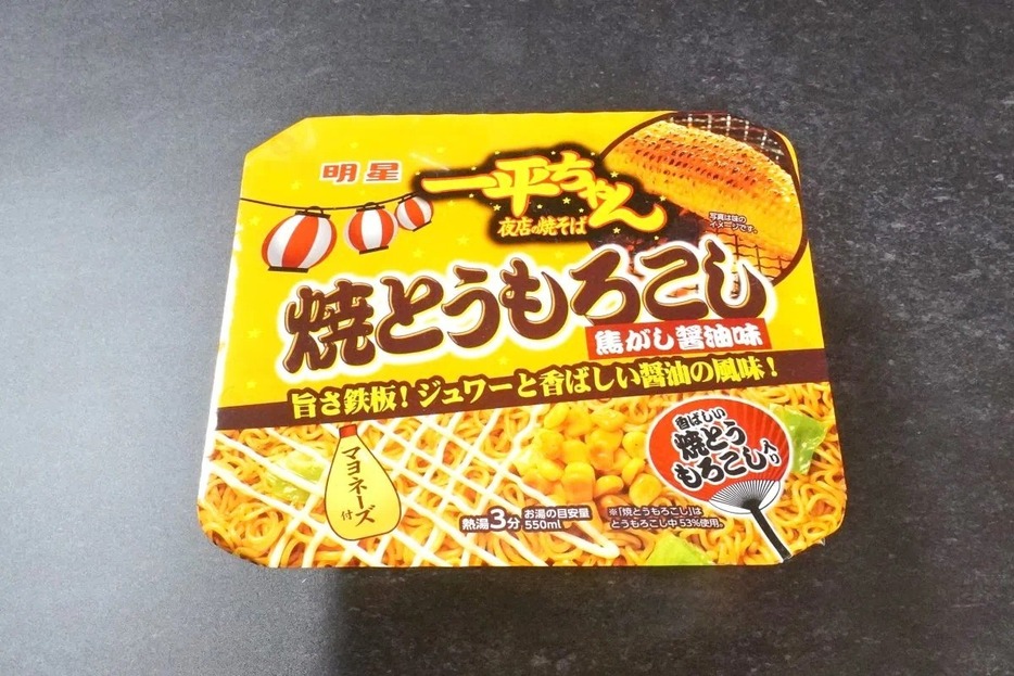 明星食品 明星 一平ちゃん夜店の焼そば 焼とうもろこし 焦がし醤油味