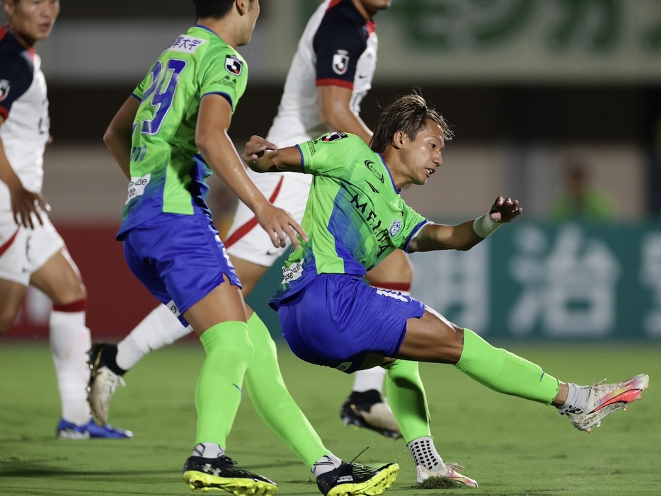 湘南が鹿島に逆転勝ち(J.LEAGUE)