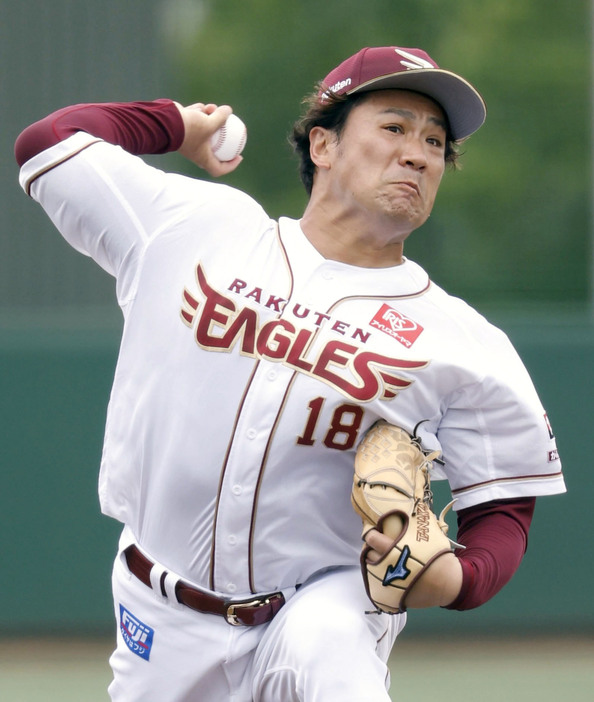 8月7日 富士大とのファーム練習試合に先発登板した楽天・田中将大【写真：共同通信】