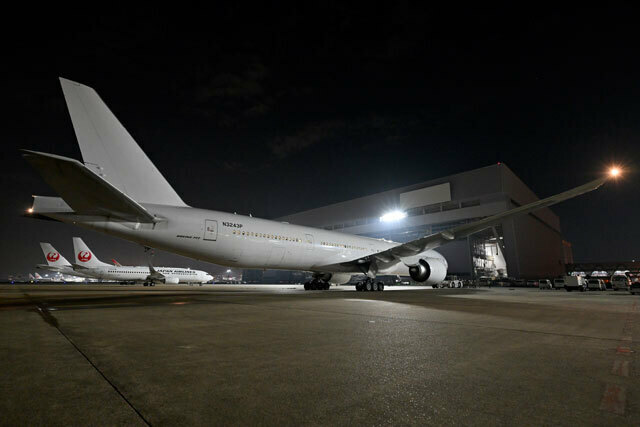 羽田空港で出発を待つ元JAL 777-300ER JA734J＝24年9月19日 PHOTO: Tadayuki YOSHIKAWA/Aviation Wire