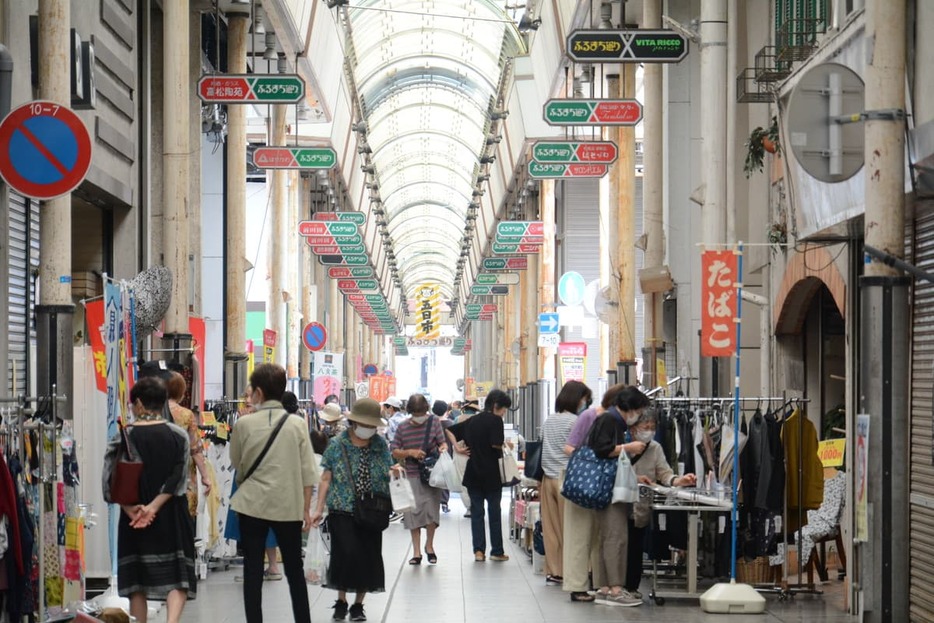 毎月5日に開催される「直方五日市」