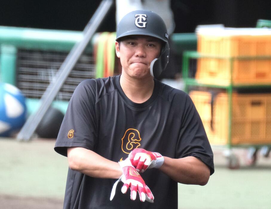 前日の大ブレーキでスタメンを外された坂本勇人が代打で決勝打。巨人のマジックは4となった（資料写真・黒田史夫）