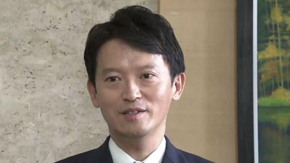 斎藤知事が笑顔を見せる場面も