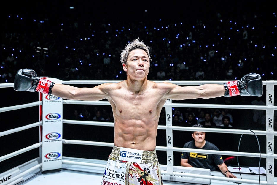 逆転のKO勝ちを収めた武尊（©ONE Championship）