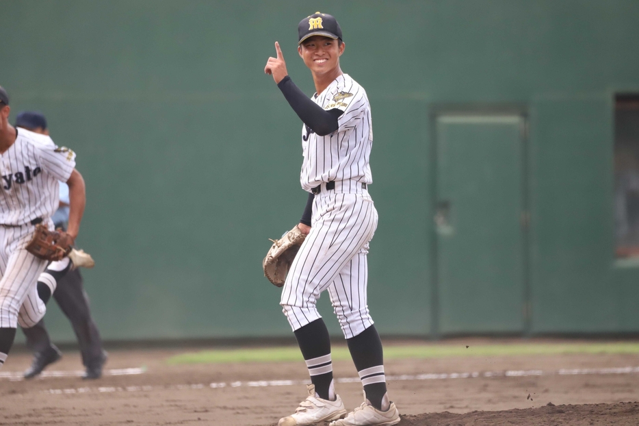 完封勝利をあげた横浜隼人の白鳥 拓海投手（2年）