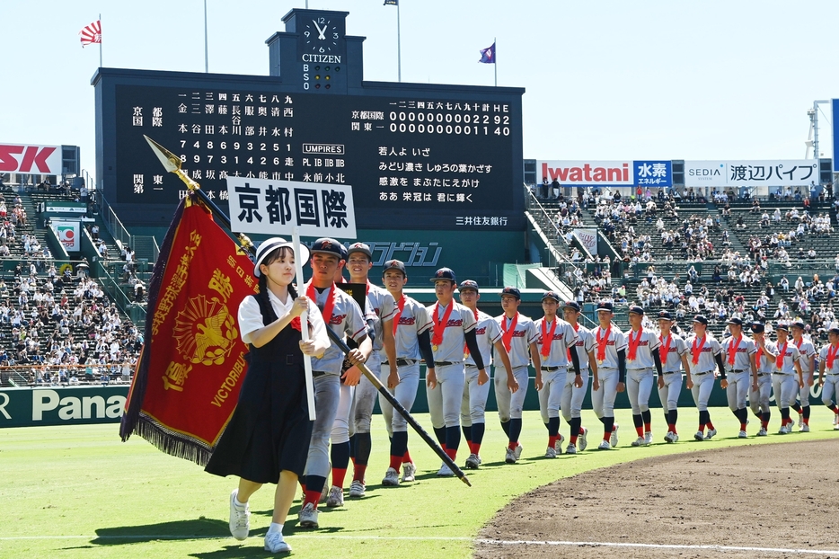 高校球児たちのあこがれの舞台である甲子園。酷暑対策は万全を期してほしい(C)産経新聞社