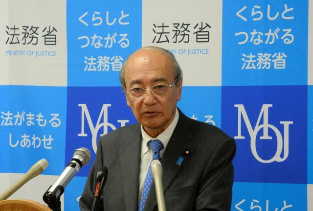 閣議後の記者会見に臨む小泉龍司法相=2024年9月27日午前11時31分、東京・霞が関の法務省、久保田一道撮影