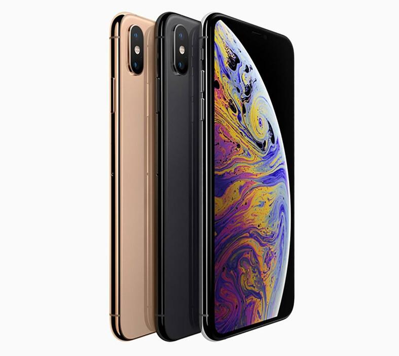 iOS 18は2018年発売のiPhoneXR・XS/XS Max（上写真）以降が対応するほか、iPhone SE（第2世代）などiOS 17対応機種ならアップデートできます（画像はApple公式サイトより引用）