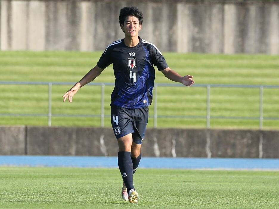 U-17日本代表CB林駿佑(川崎F U-18、2年)はチームの守りを統率、無失点勝利へ導いた(Taro YOSHIDA)