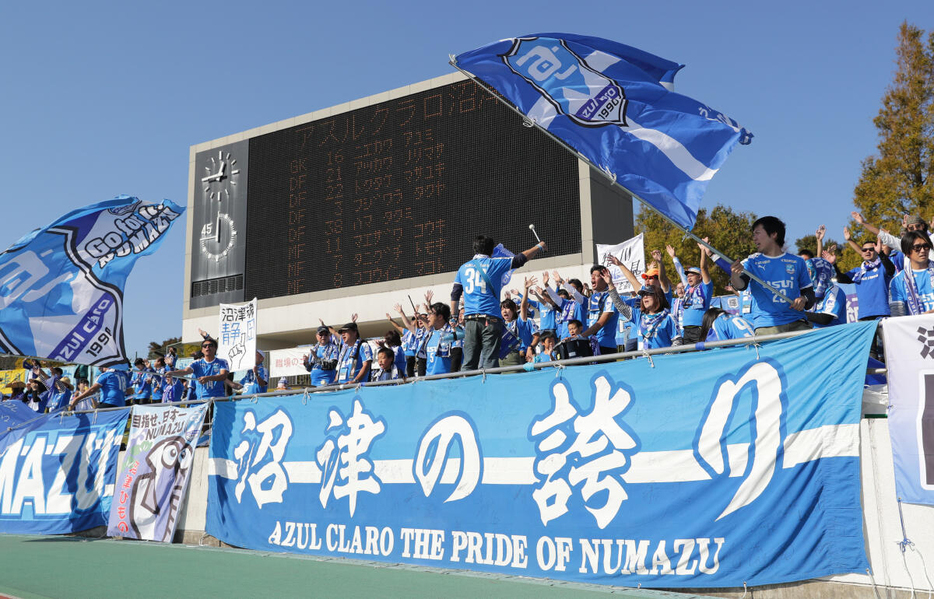 沼津DF宮脇茂夫がトレーニング中に負傷…