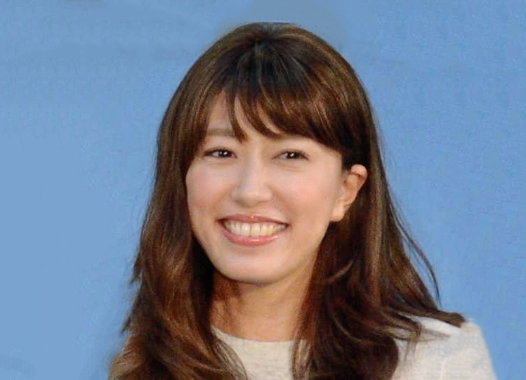 　里田まい